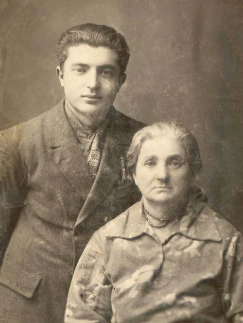  Идыс Вайсберг - бабушка Люси и Люсин дядя - Суня Вайсберг, 1930 год