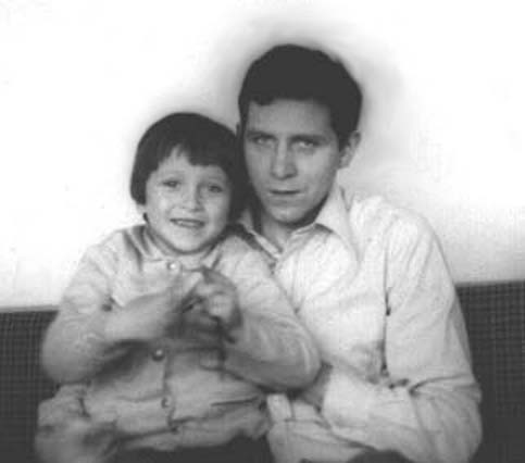 С сыном Домиником, 1979 год